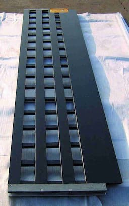 Rolling ceramic glass dewatering element